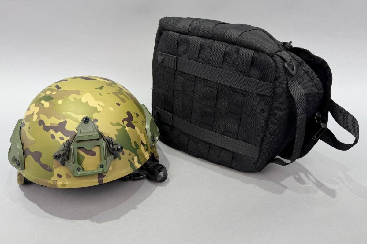 Шлем LO с защитой ушей мультикам